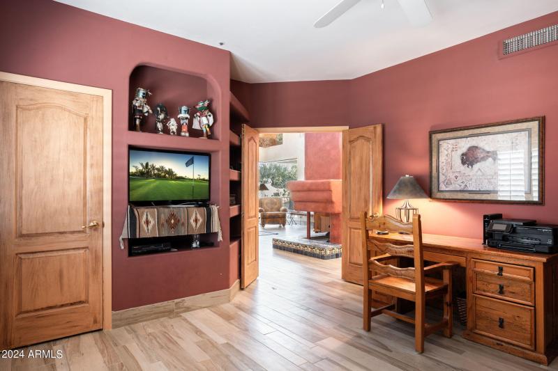 19-web-or-mls-7500-e-boulders-pkwy-72