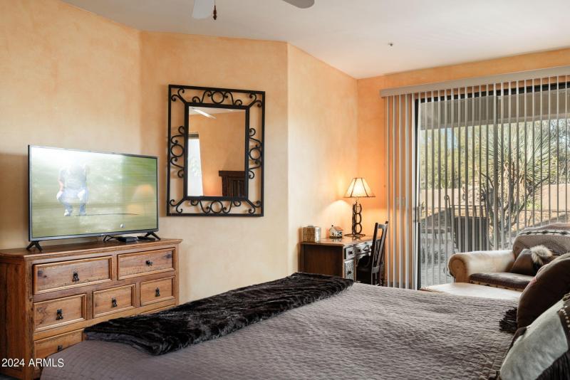 21-web-or-mls-7500-e-boulders-pkwy-72