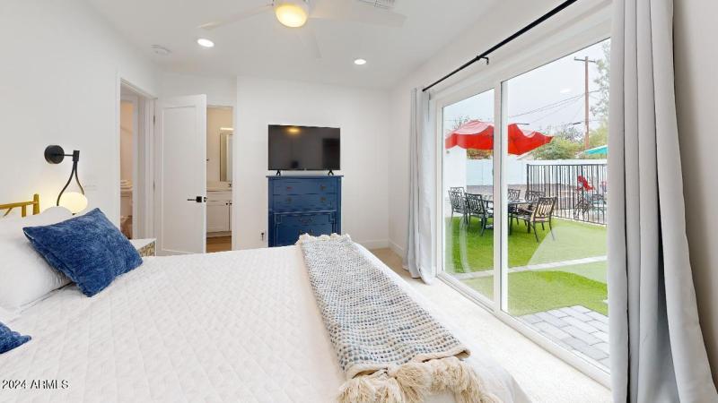 5215-E-Cambridge-Ave-Bedroom(1)