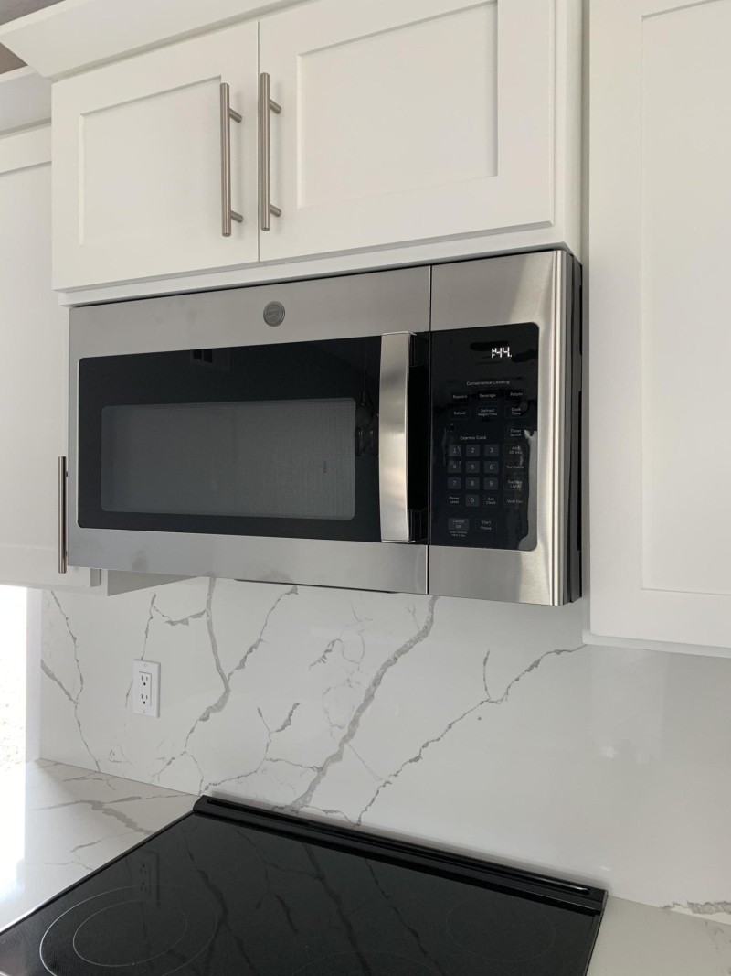 Brand new stainless appliances!