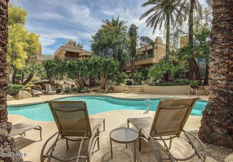 Oasis-202-Oasis swimming pool 3