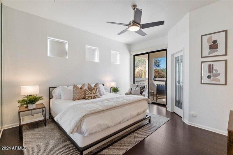 Oasis-202-Primary bedroom