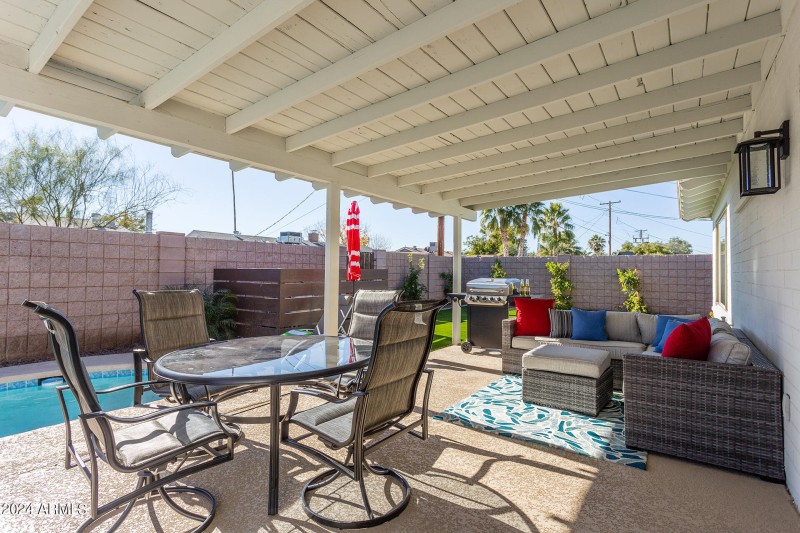 Patio-With-Grill-Area