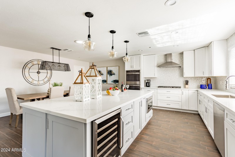 Kitchen-Stainless-Steel-Appliances