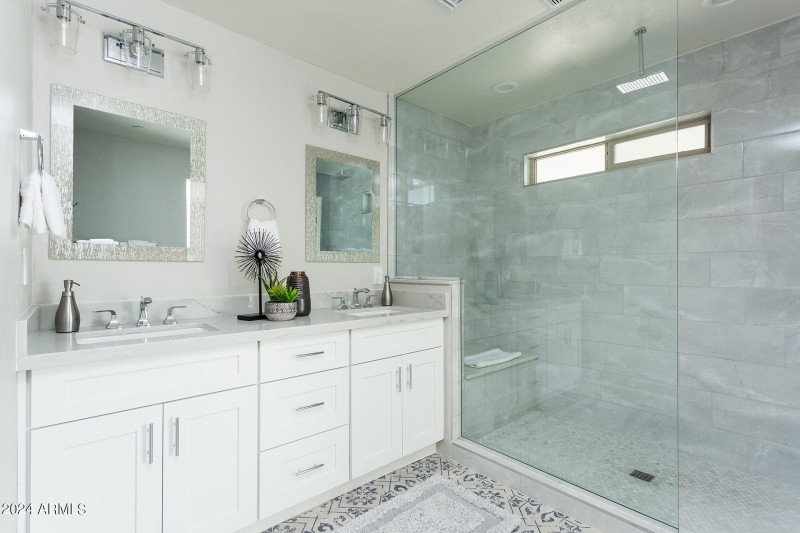 throom-With-Glass-Walk-In-Shower