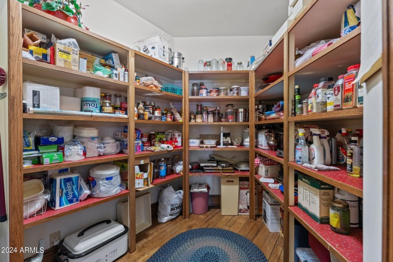 Walk-in Pantry