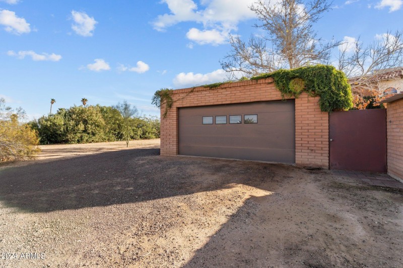 Detached Garage