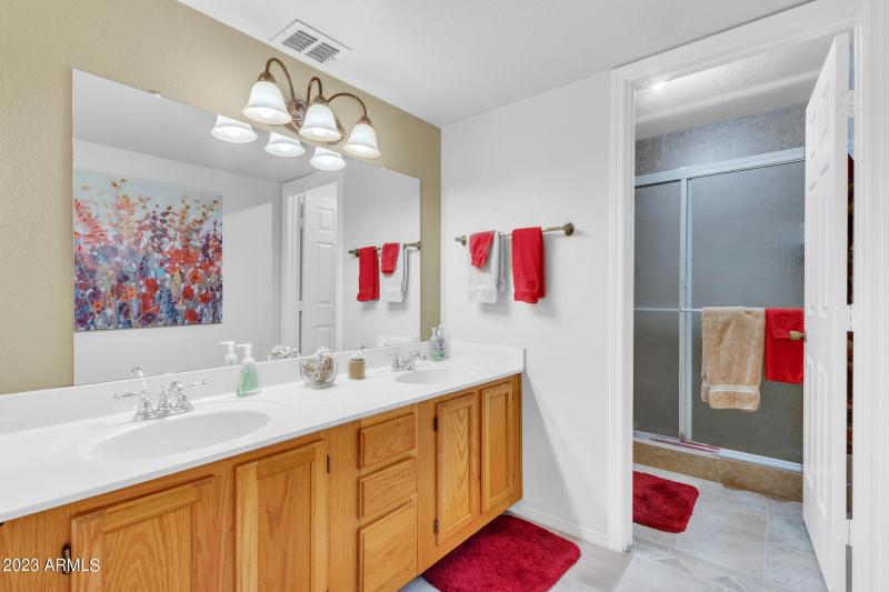 9430 E Mission Ln-17