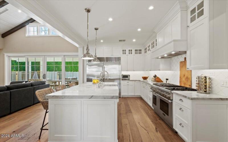 16-4549 E. Calle Tuberia 10