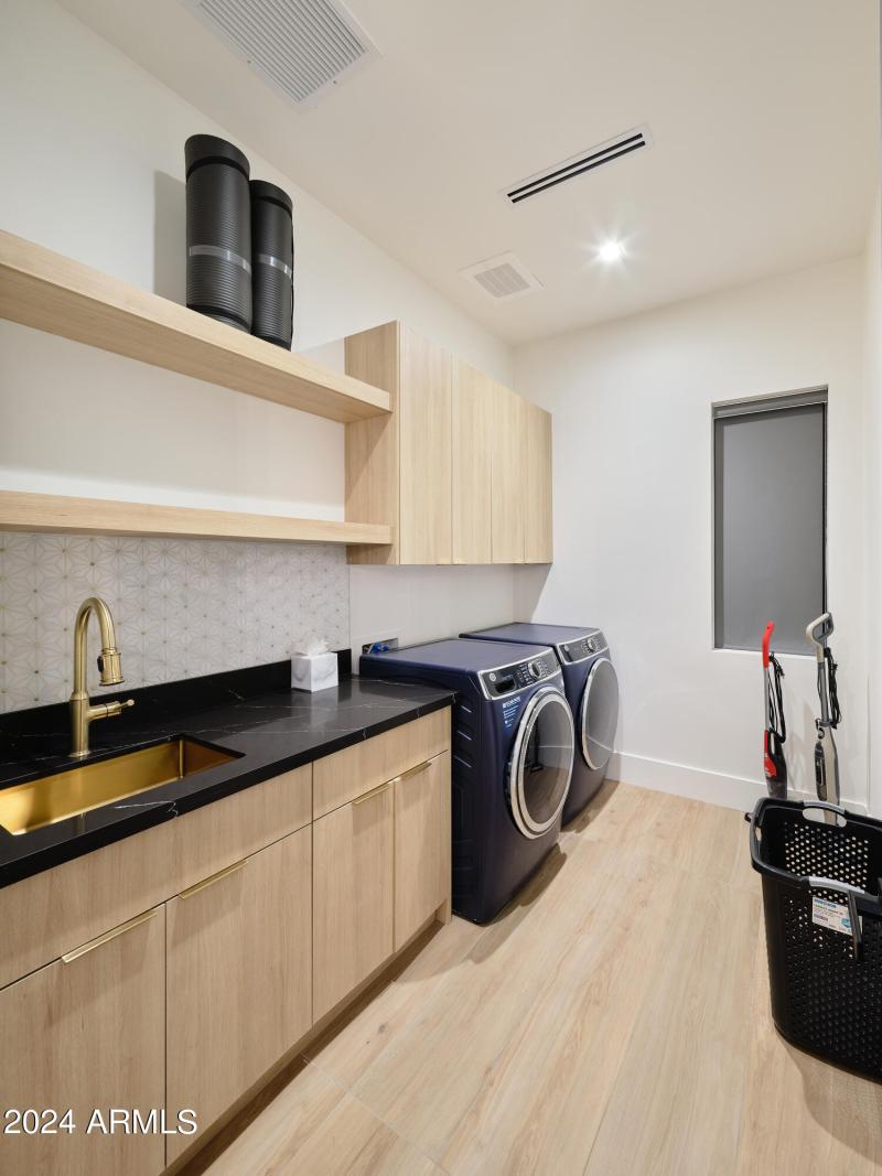 PropertyImageCo_7707E3rdSt_WEB_79