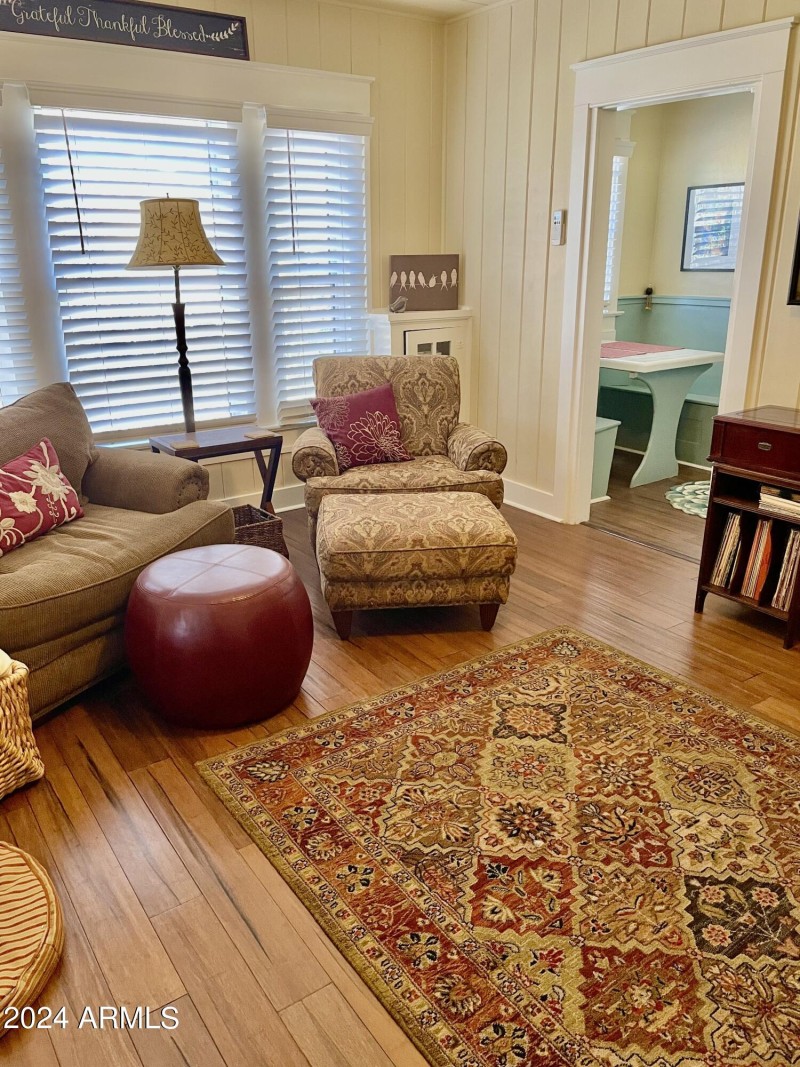 living room IMG_8898(1)