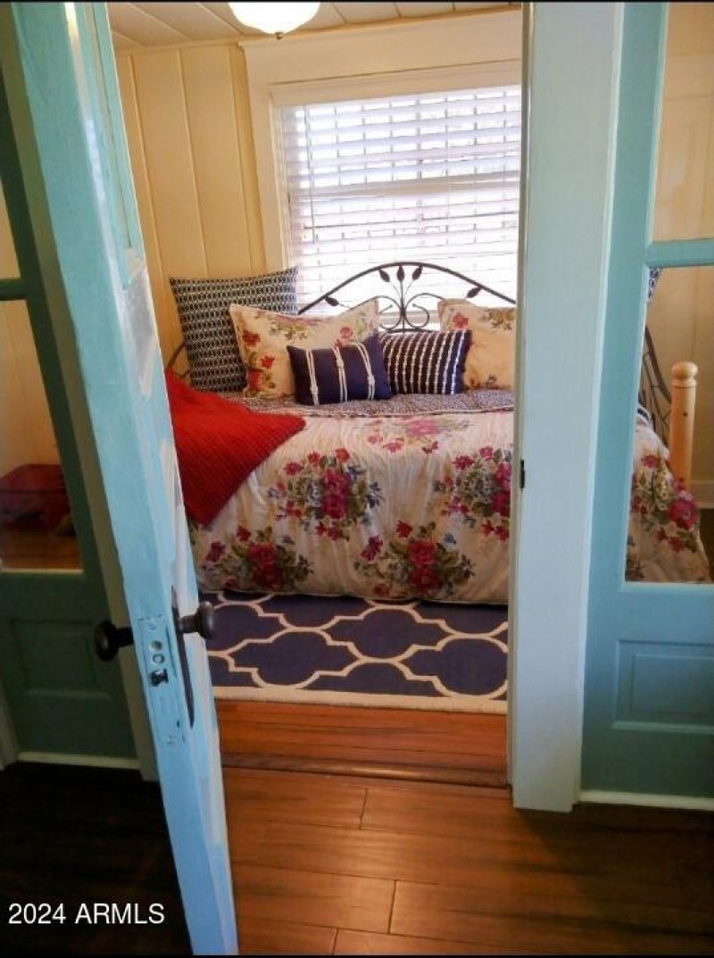 enter bonus room-study