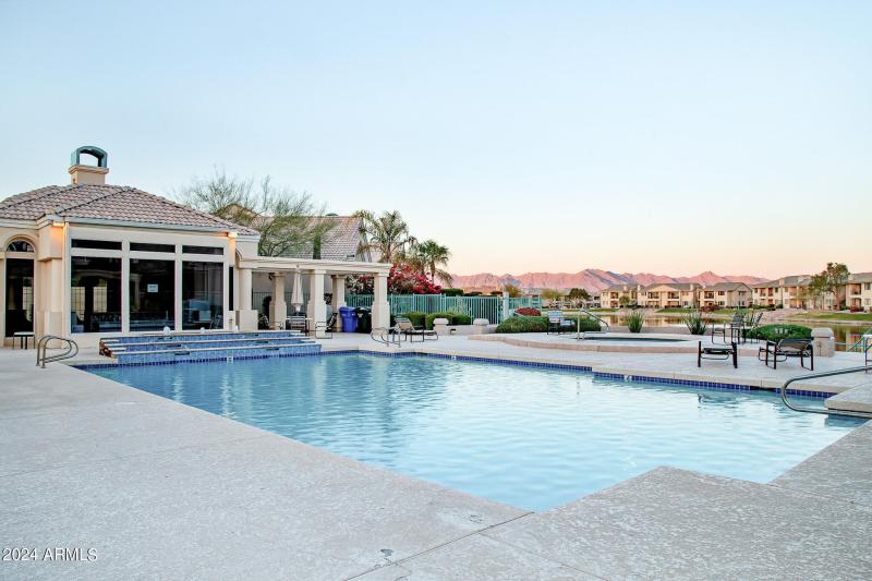 1136 East Hiddenview Dr-30