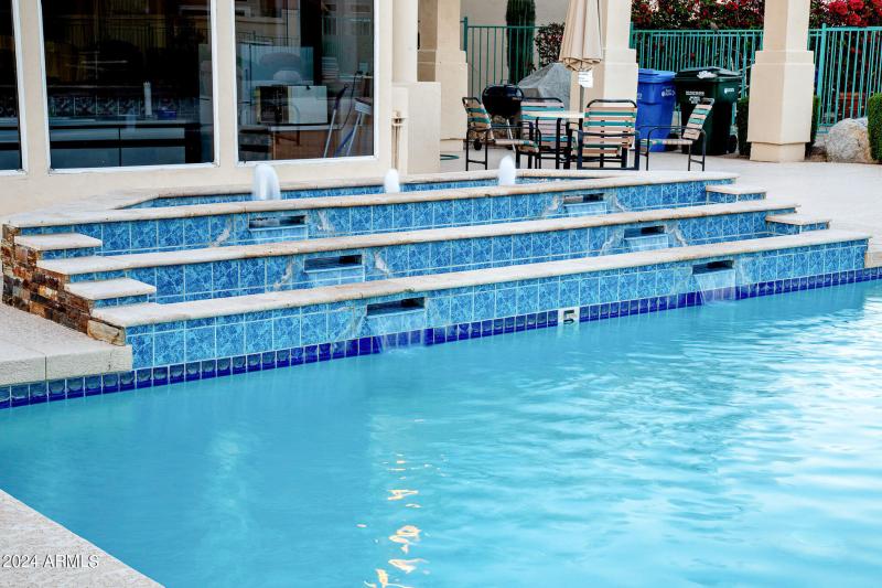 1136 East Hiddenview Dr-31