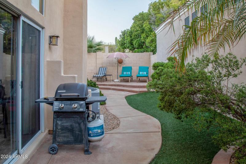 1136 East Hiddenview Dr-25