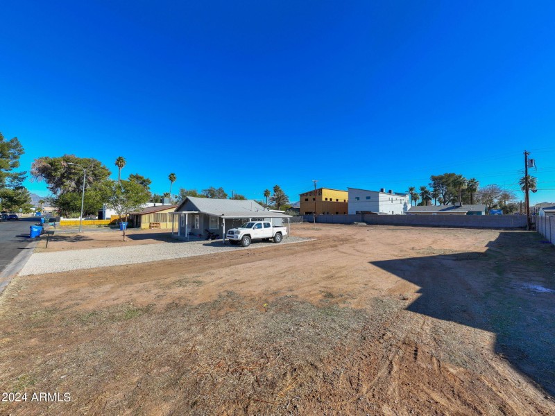 10-2642 N 31st St (10)