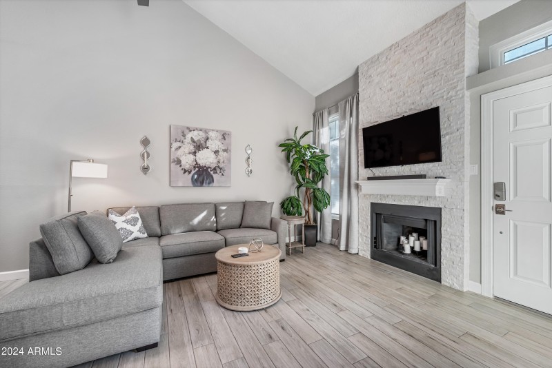 5-1717EUHD1052-ocupix 3-8