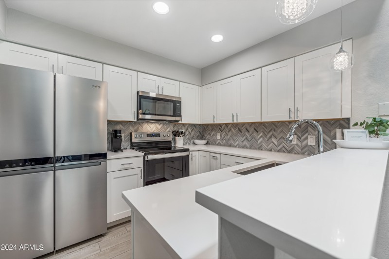 11-1717EUHD1052-ocupix 3-8