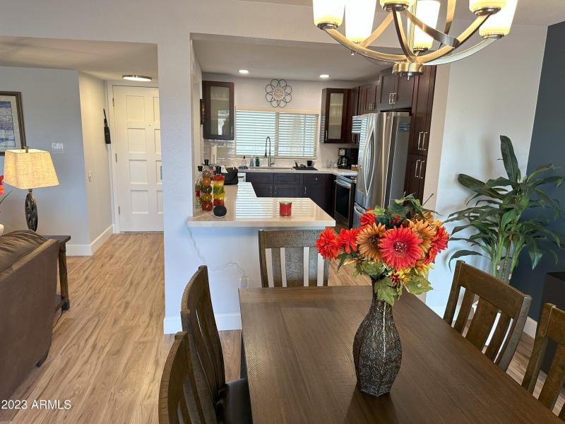 Dining room an dkitchen