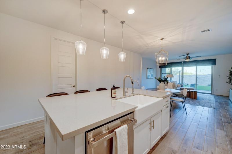 26523 N Thornhill-12