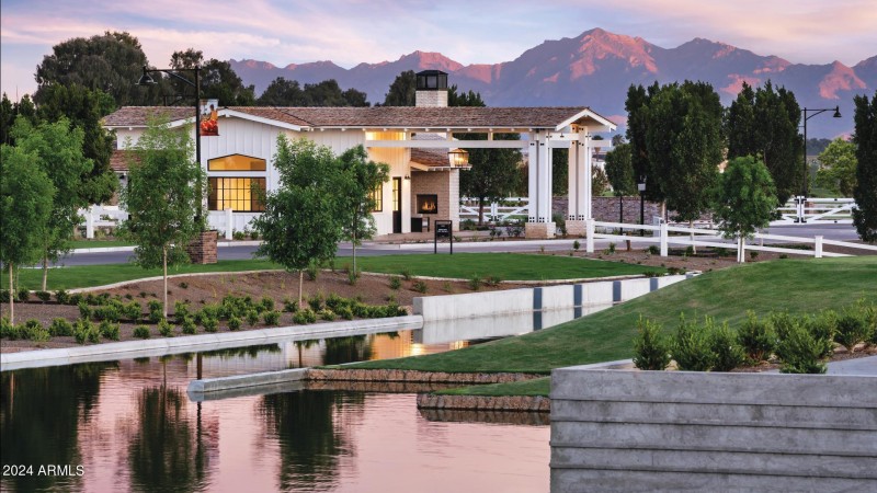 SterlingGrove_Guard_Entry_2673_CC_conver