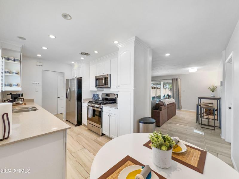 dc513d73-b580-4dff-bf3f-8c174d5d9202