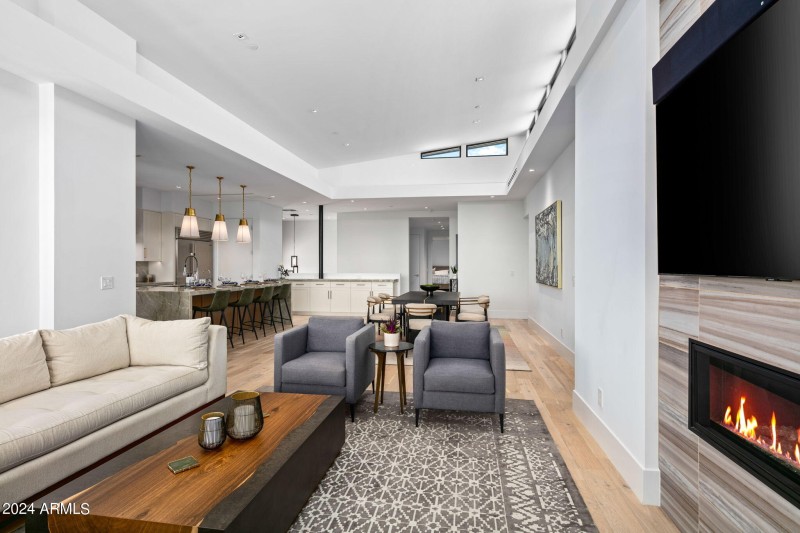 19-web-or-mls-Living Room To Dining Aras