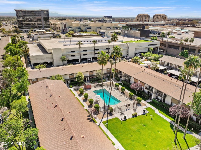 Brand New Lifetime Fitness & Macy's