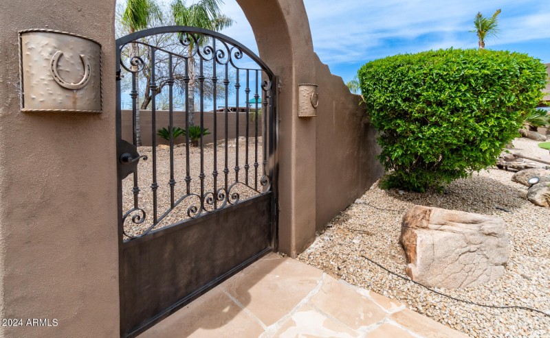 602 W Ridgecrest Rd-33