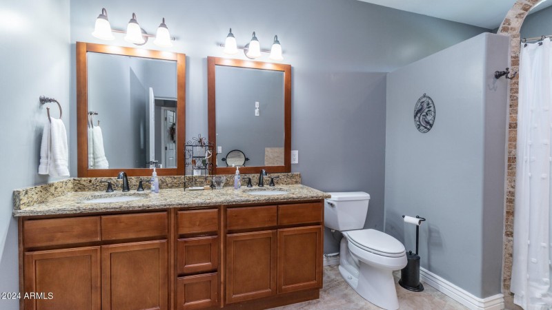 602 W Ridgecrest Rd-105