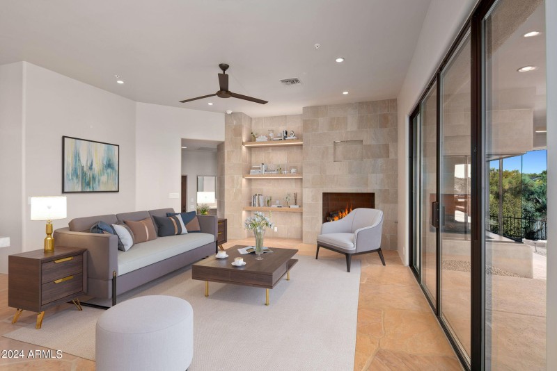 29-web-or-mls-Family Room