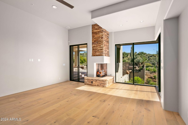 34-web-or-mls-Primary Ensuite