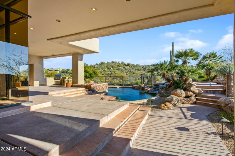 51-web-or-mls-Patio Details