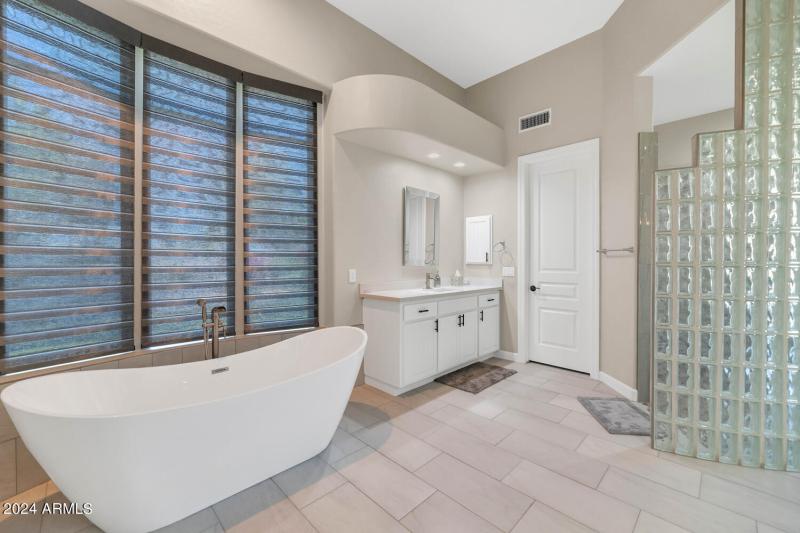 10940 E Cosmos Cir-large-022-012-10940 E