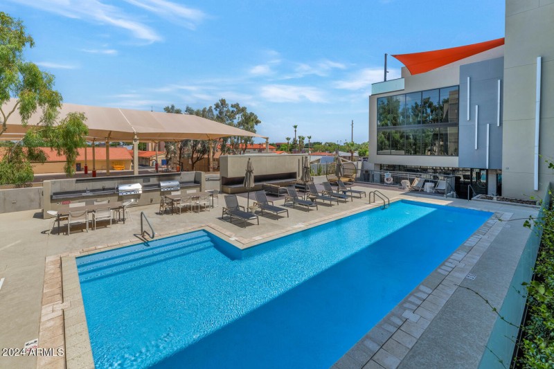 2300 E Campbell Ave-large-022-025-2300 E