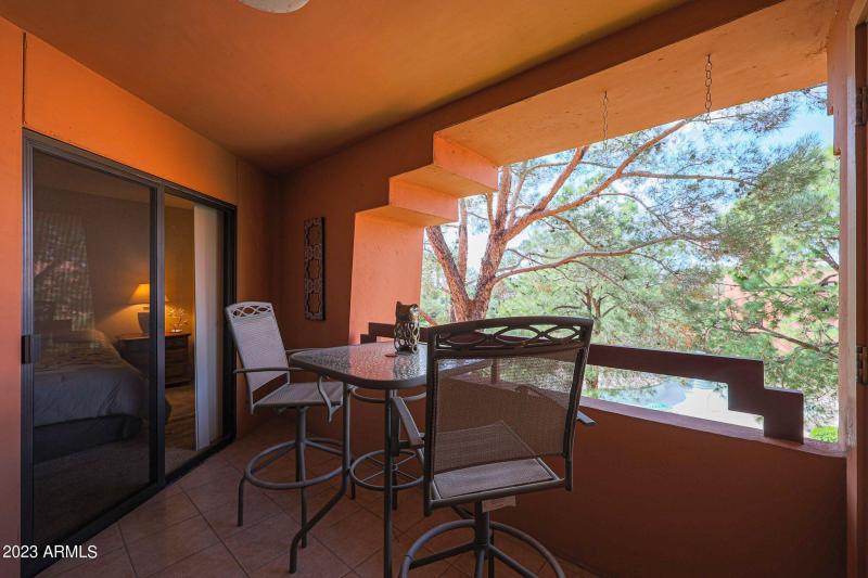 15 449 SEATING WITH VIEW