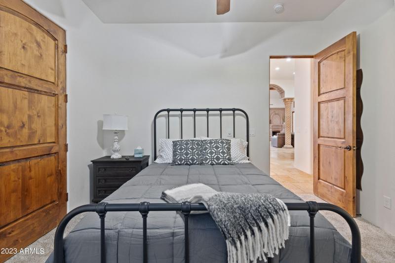 5529 W Pinnacle Hill Dr (small)-3