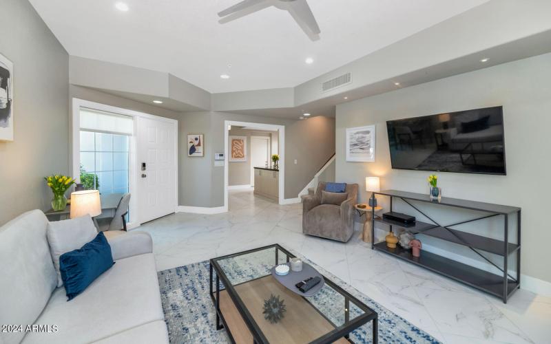 7710 E Gainey Ranch Rd-large-011-018-771