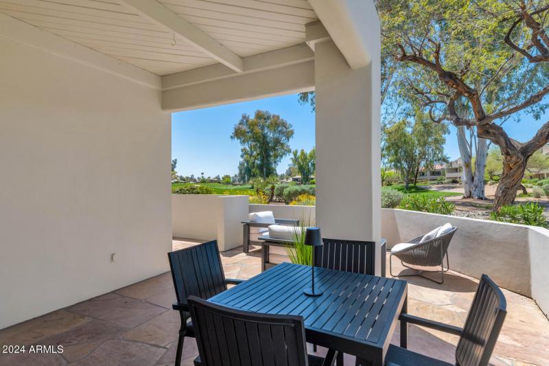 7710 E Gainey Ranch Rd-large-032-032-771