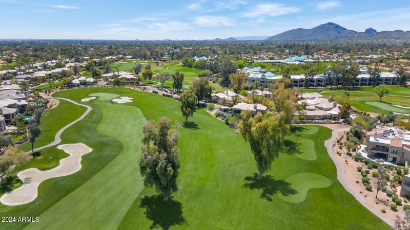 7710 E Gainey Ranch Rd-large-042-010-771