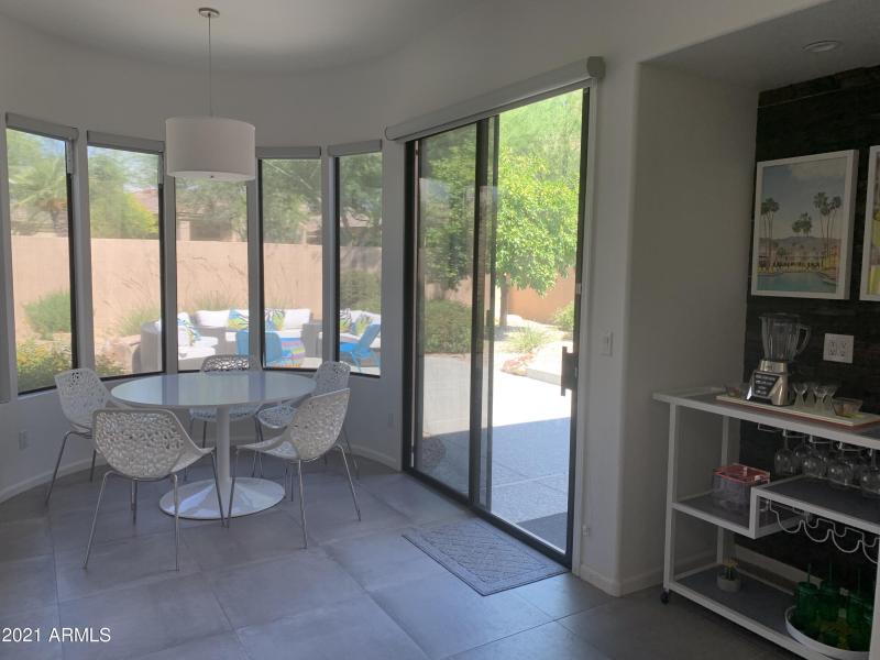 BREAKFAST ROOM OFF FAM ROOM