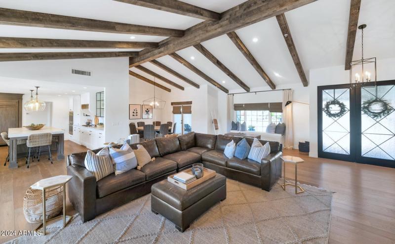 8313 E Carol Way-large-011-084-8313 E Ca