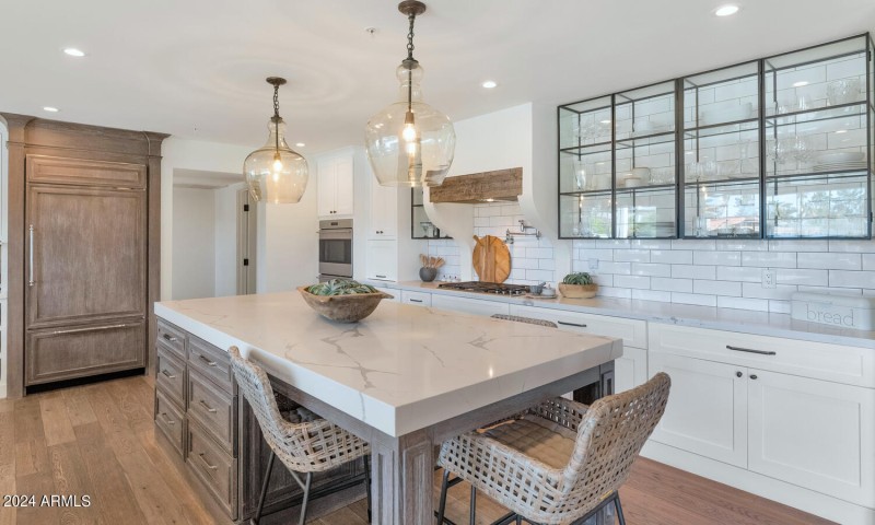 8313 E Carol Way-large-016-079-8313 E Ca