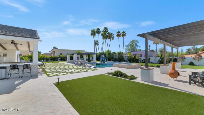 8313 E Carol Way-large-033-050-8313 E Ca