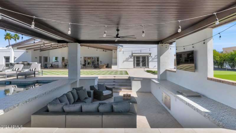 8313 E Carol Way-large-048-052-8313 E Ca