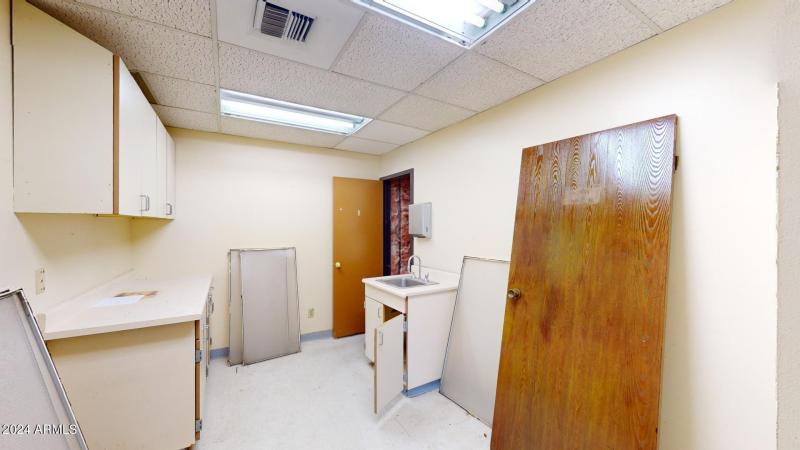 Medical-Bldg-Suite-403-04142024_120655