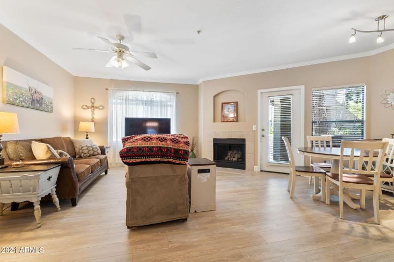 7-web-or-mls-Interior Finished-5