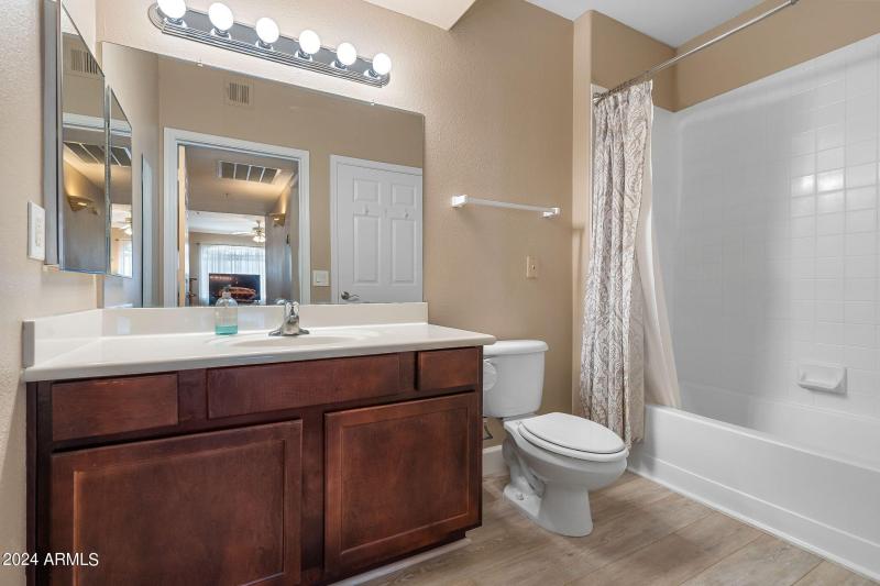 19-web-or-mls-Interior Finished-17