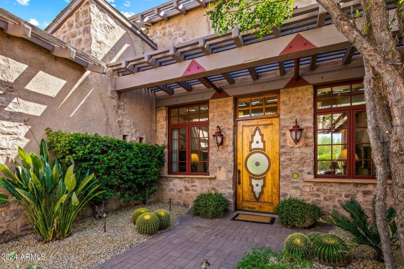 6-web-or-mls-Front Of Home