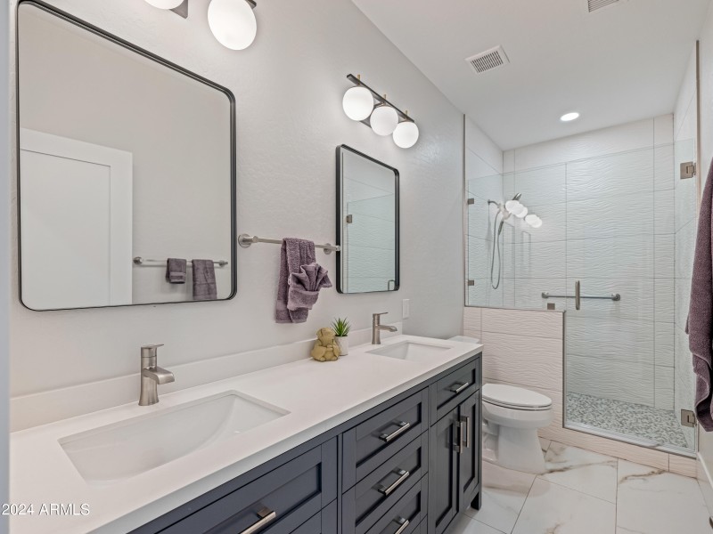 Updated Hall Bathroom
